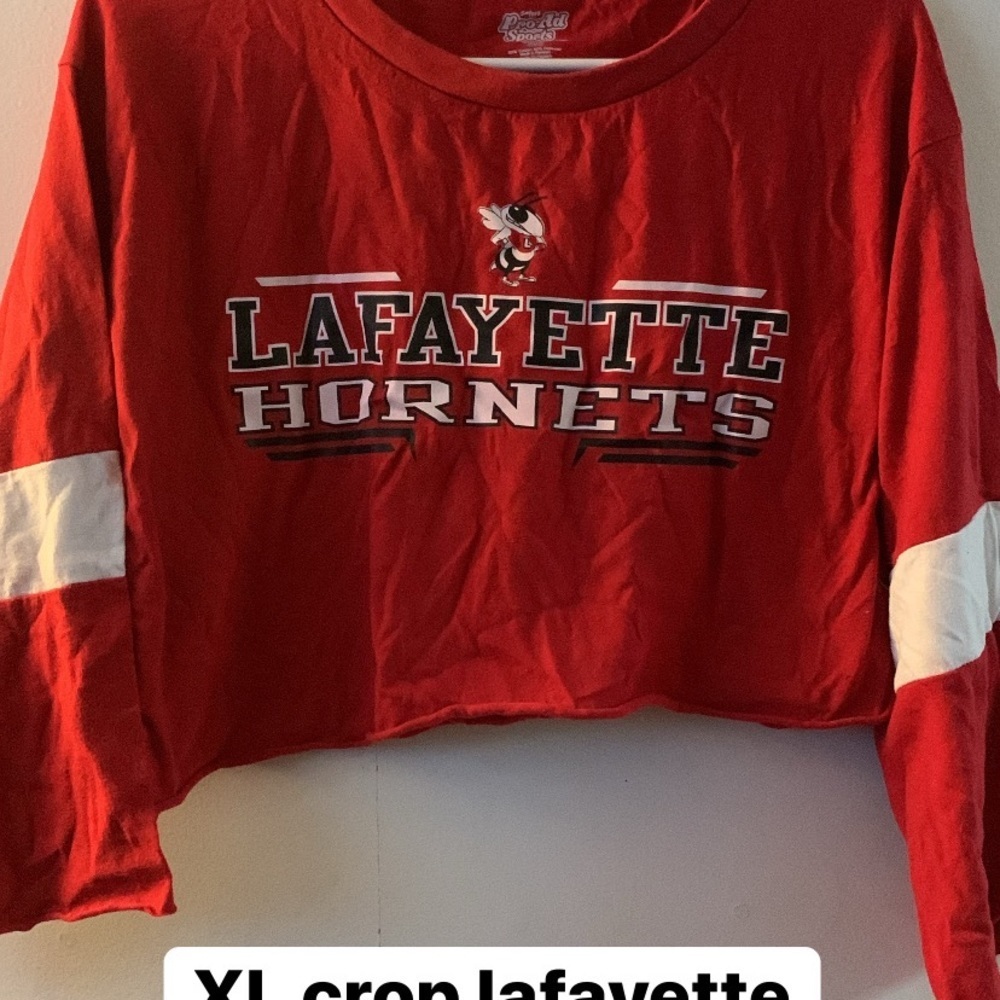 XL cropped Lafayette hornets womens shirt